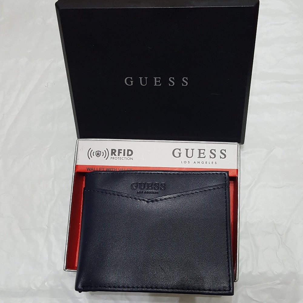 ๐ great gift NIB authentiC guess mens wallet - Picture 1 of 7
